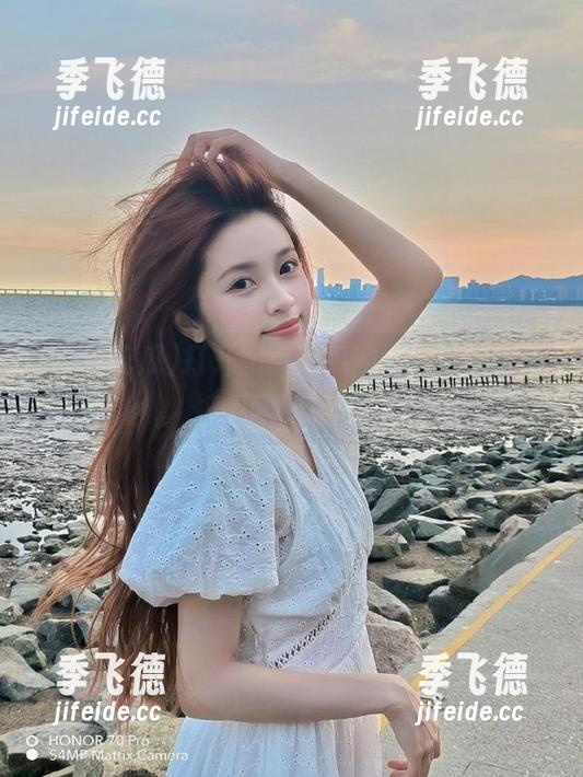 打开网曝吃瓜网页，少女我又被瓜甜到心坎里